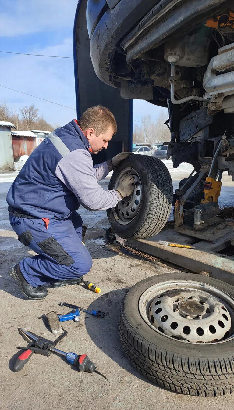 Коллаж на тему весенней подготовки автомобиля
